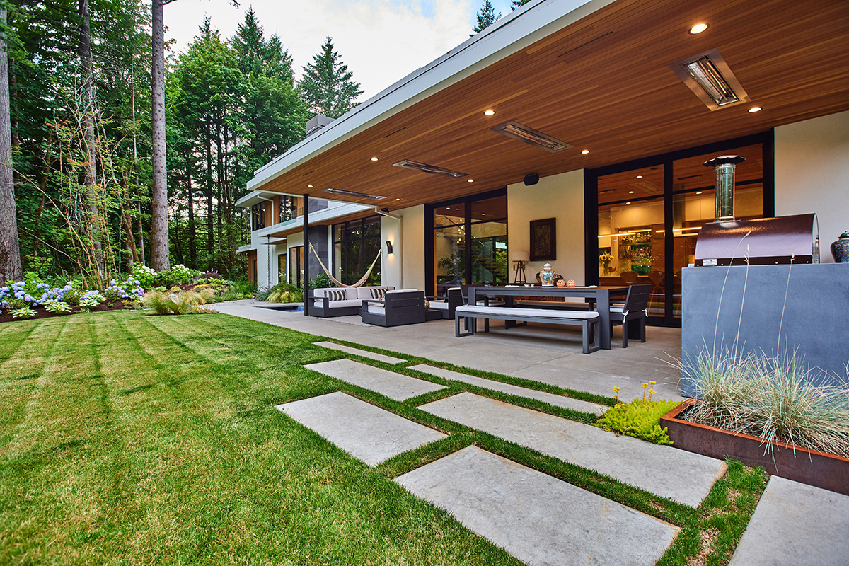 Outdoor Kitchen